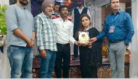 Salon owners, makeup artists, and freelancers attending a SOWA industry networking event in India