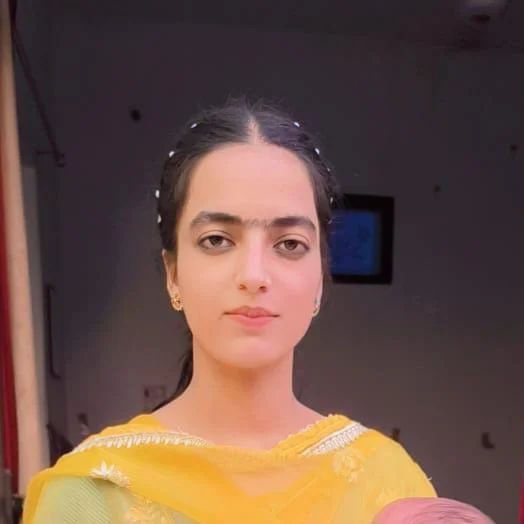 Dilpreet Kaur completed an Advance Makeup & Hair Course at Parm Beauty Salon and Academy